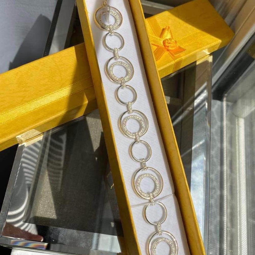 Beautiful women’s Silver 925 Diamond and Crystal Pave Circles Bracelet